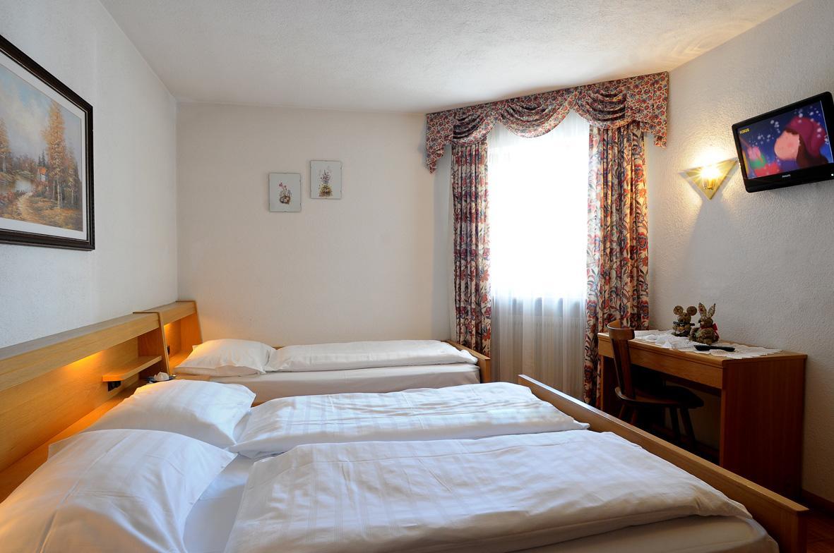 Residence Vajolet San Cassiano Luaran gambar