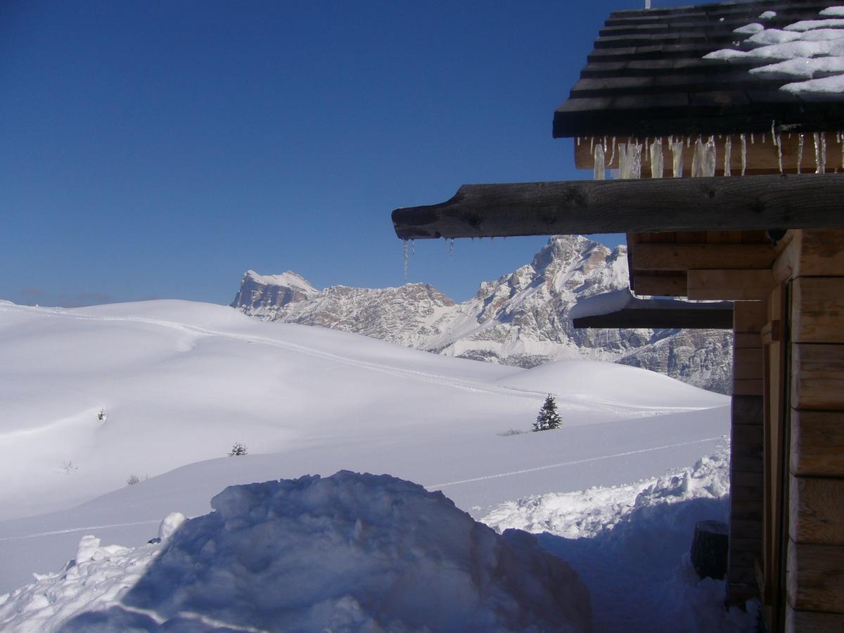 Residence Vajolet San Cassiano Luaran gambar