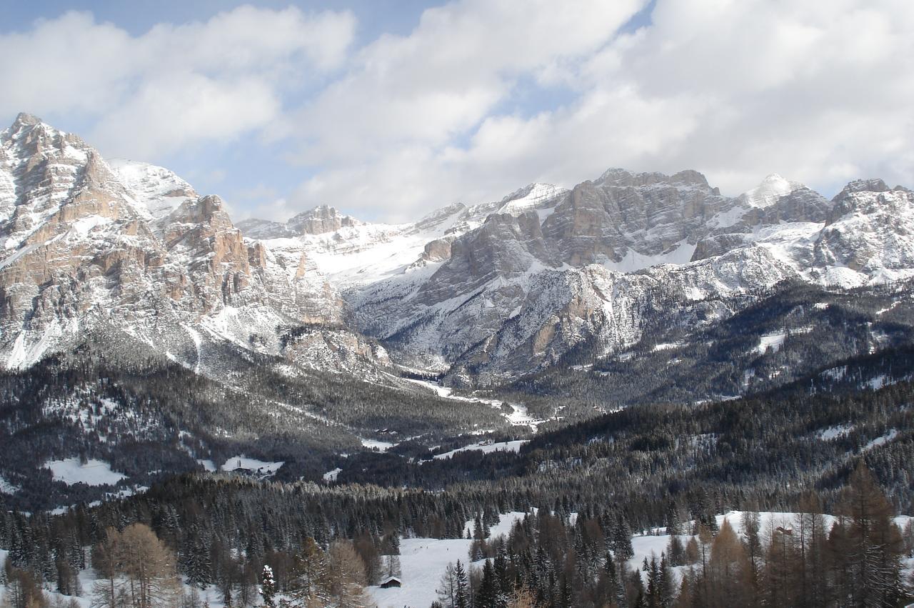 Residence Vajolet San Cassiano Luaran gambar